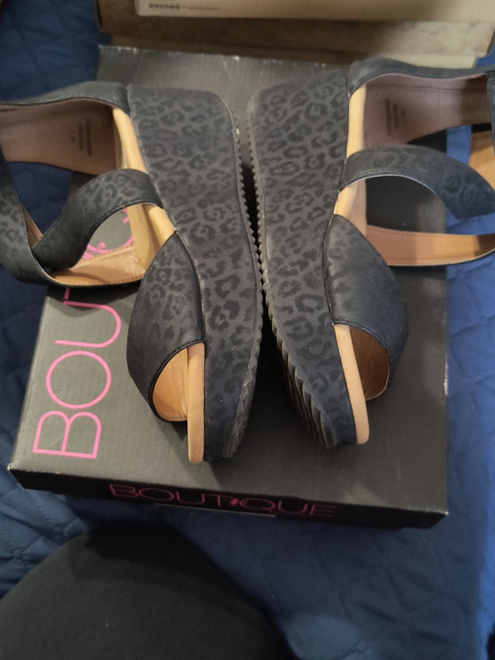 Boutique Leopard Print Crisscross Wedge Sandals - Black - Picture 4 of 7